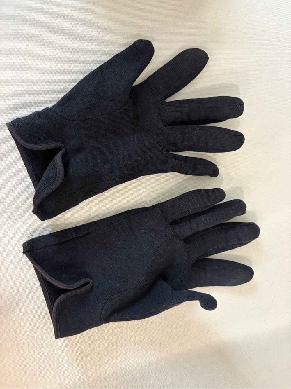 Agnes B. Black Gloves with White Lizard Embroidery - Picture 4 of 5